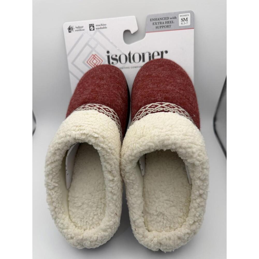 Isotoner Women’s Memory Foam Slippers Size 6.5–7‎ Red NWT Indoor Outdoor